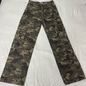 High rise, camouflage cargo pants